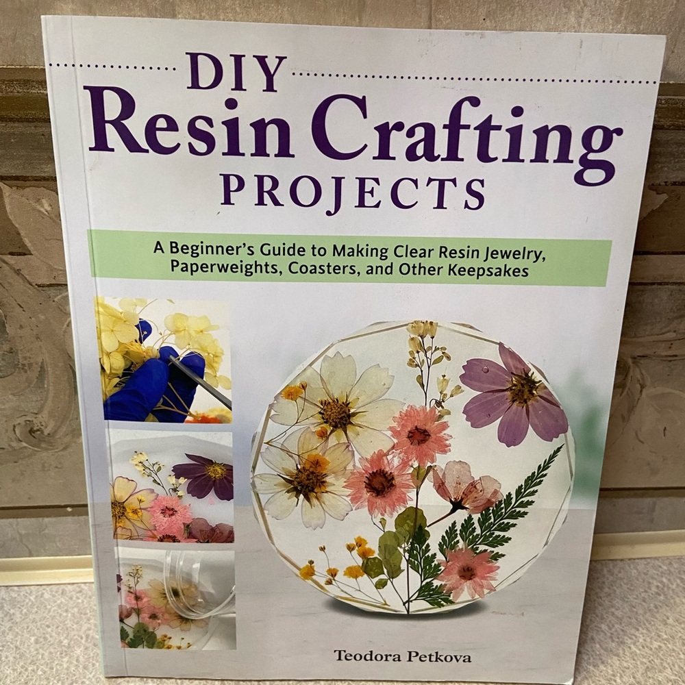 DIY Resin Crafting Projects Book - Purple & White Cover